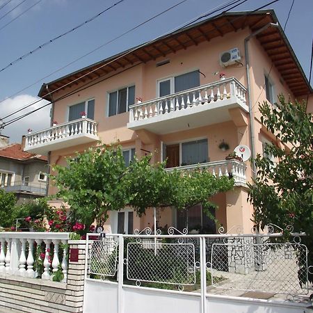 Family Hotel Velevi Velingrad Exteriör bild